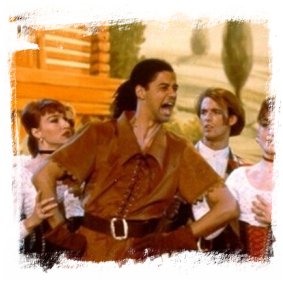 Marco nelle vesti di "Gaston" ne "La bella e la bestia a Buona Domenica 1992/93